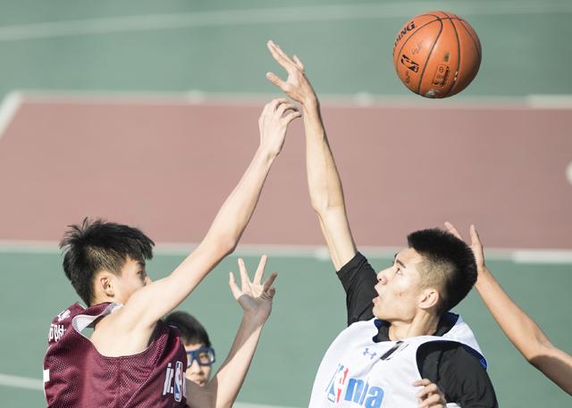 据《罗马体育报》报道称，那不勒斯已经启动了引进萨马尔季奇的交易，想报价2000万欧＋500万欧。